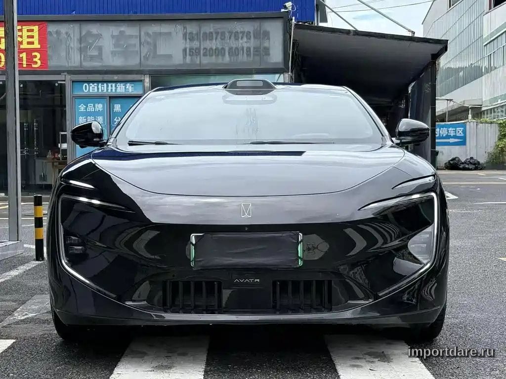 Avatr 12 сбоку