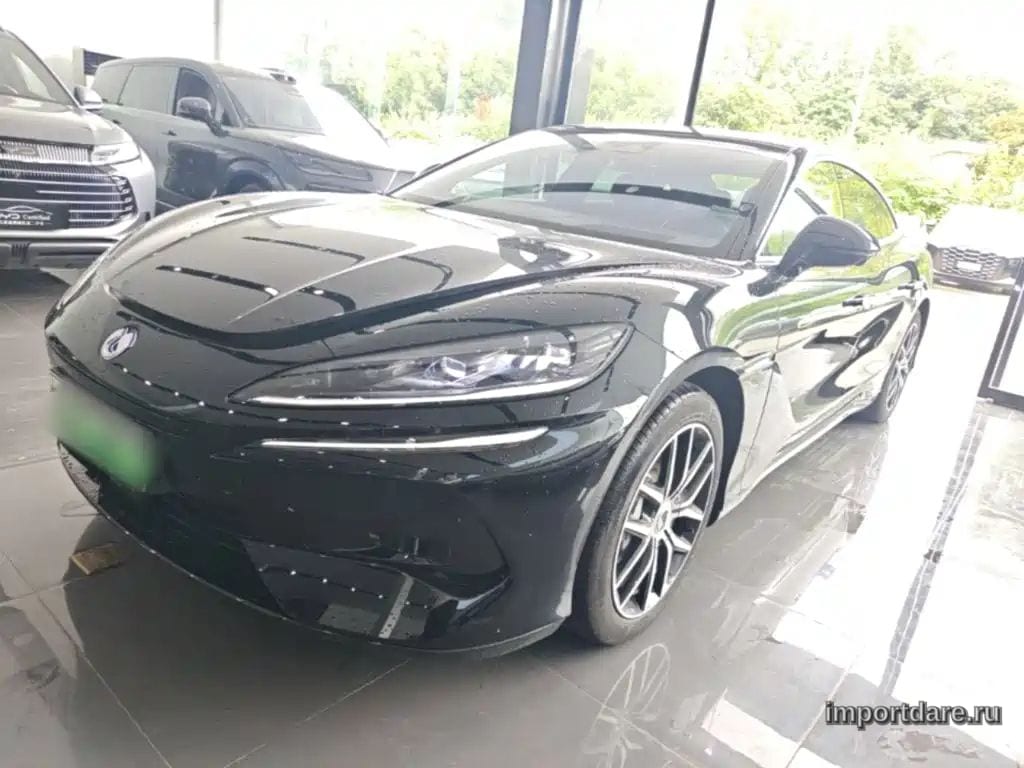 Denza Z9 сбоку