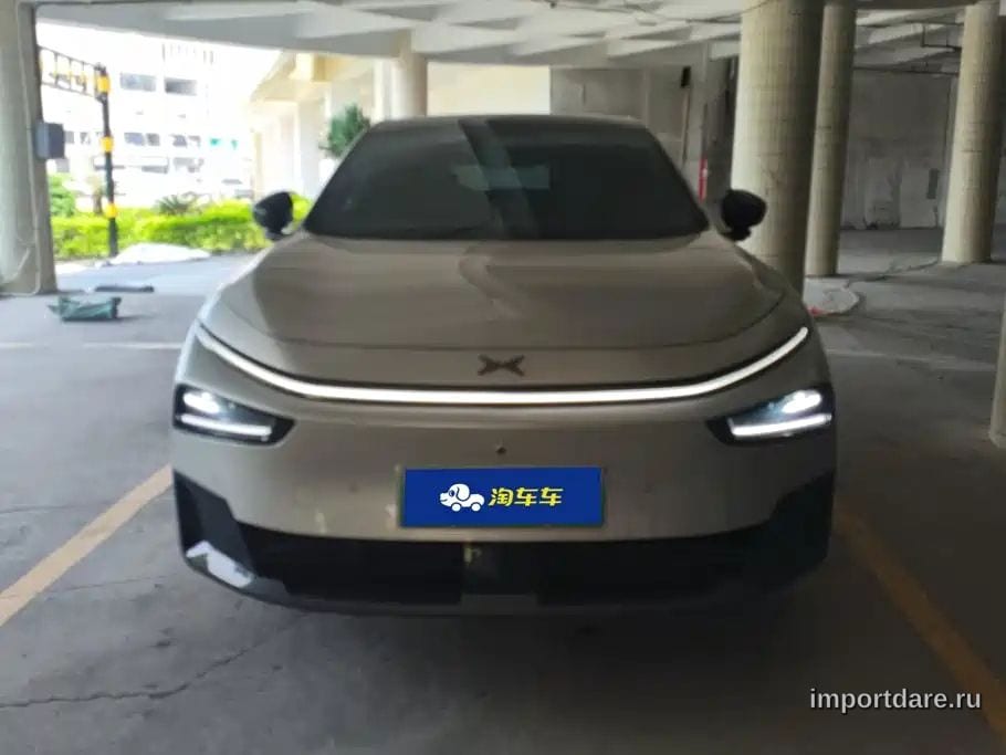 Xpeng G6 сбоку