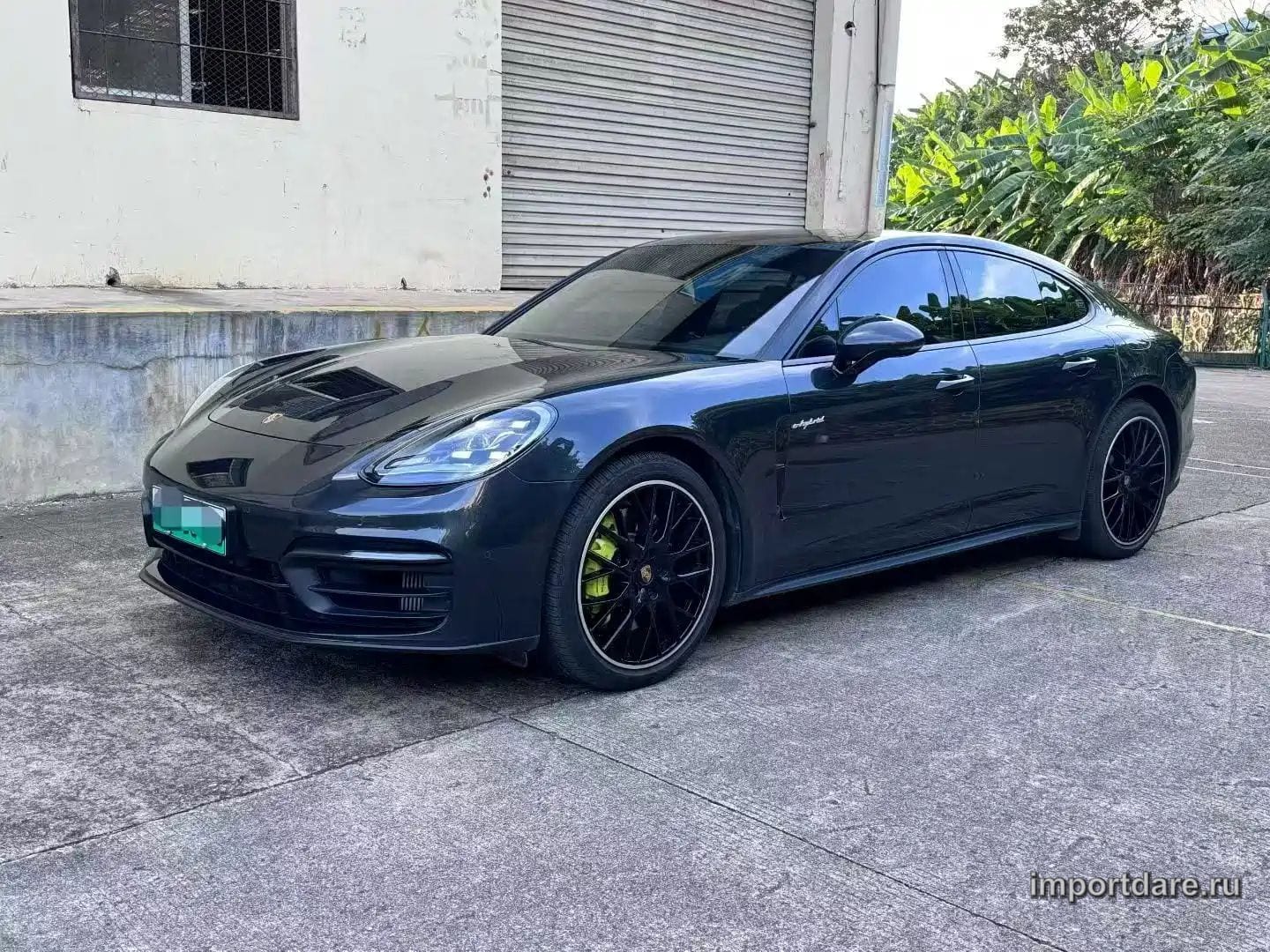 PORSCHE PANAMERA NEW ENERGY 2022 — 48 000 км, серебристый, Китай — под ключ — фото 1