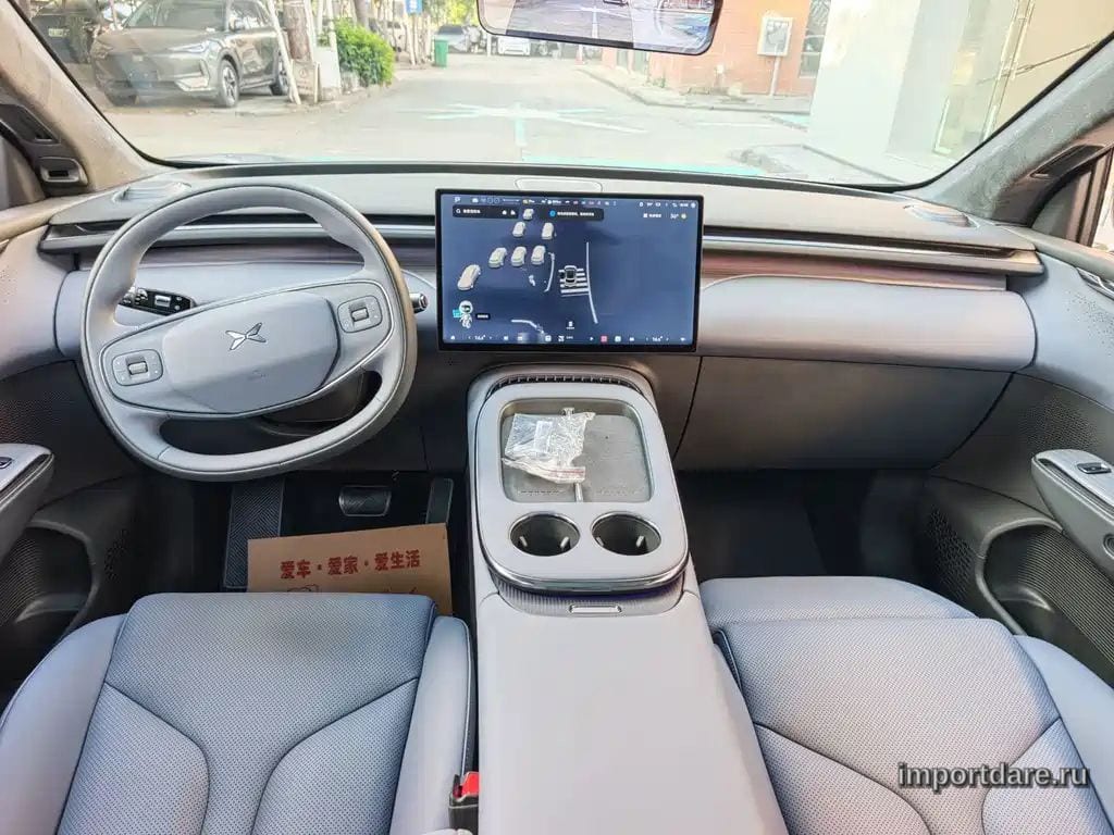 Xpeng G7 сзади