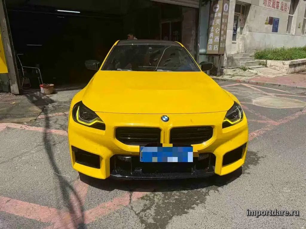 BMW M2 2026 — 6 000 км, жёлто-оранжевый, Китай — под ключ — фото 2