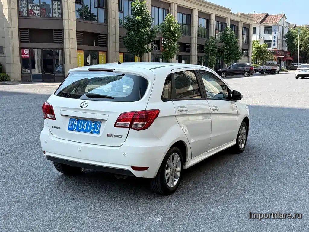 BAIC E SERIES 2015 — 50 000 км, белый, Китай — под ключ — фото 8