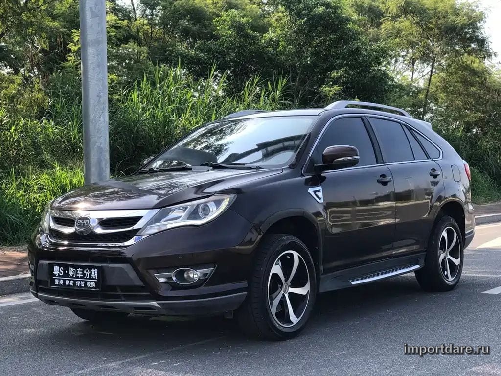 BYD S7 2015 — 110 000 км, коричневый-champagne, Китай — под ключ — фото 1