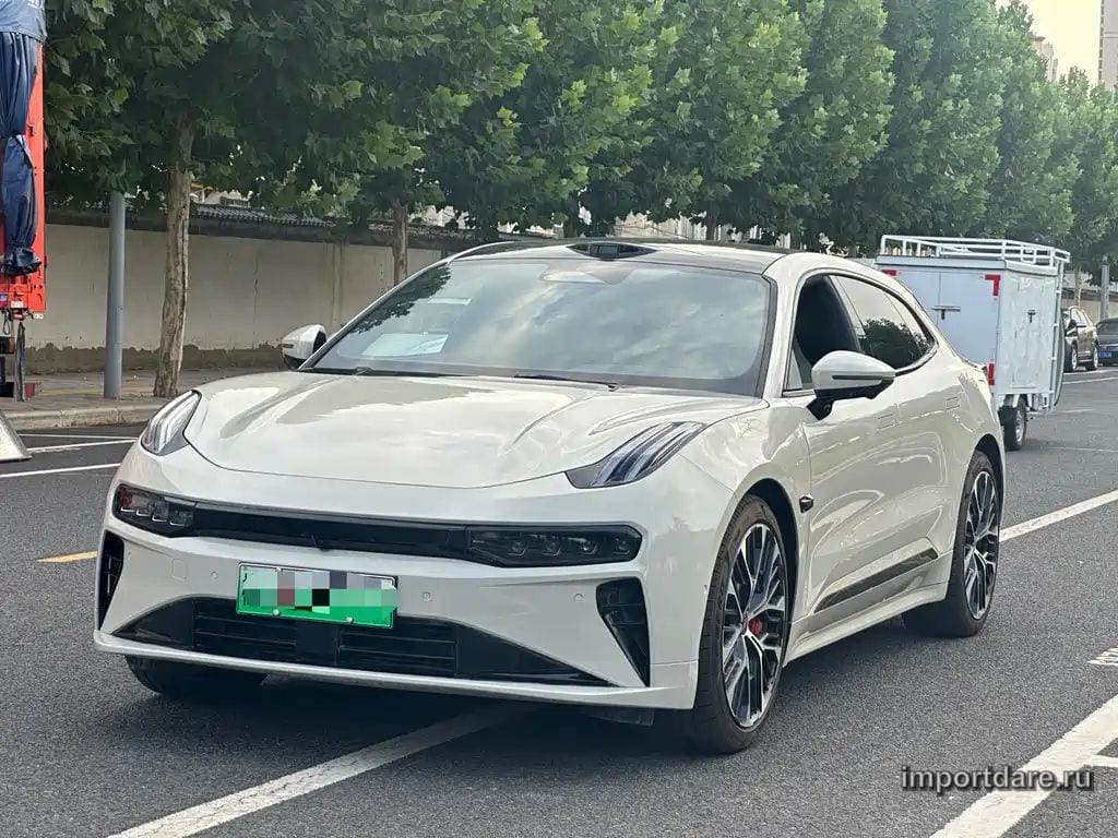 Zeekr 001 сбоку
