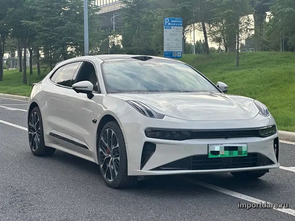 Zeekr 001 сзади