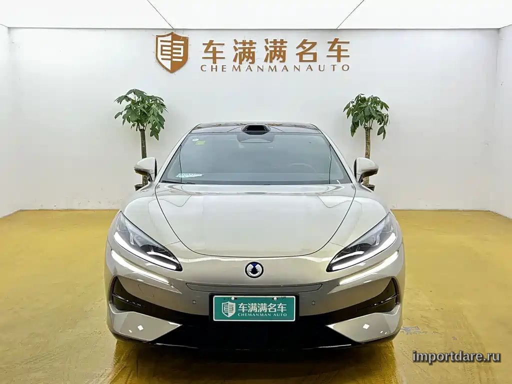 Denza Z9gt сбоку