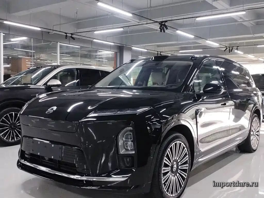 Nio Es8 спереди