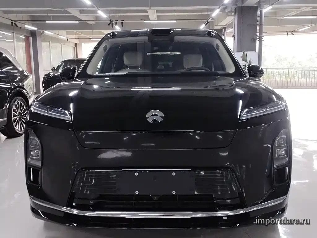 Nio Es8 сбоку