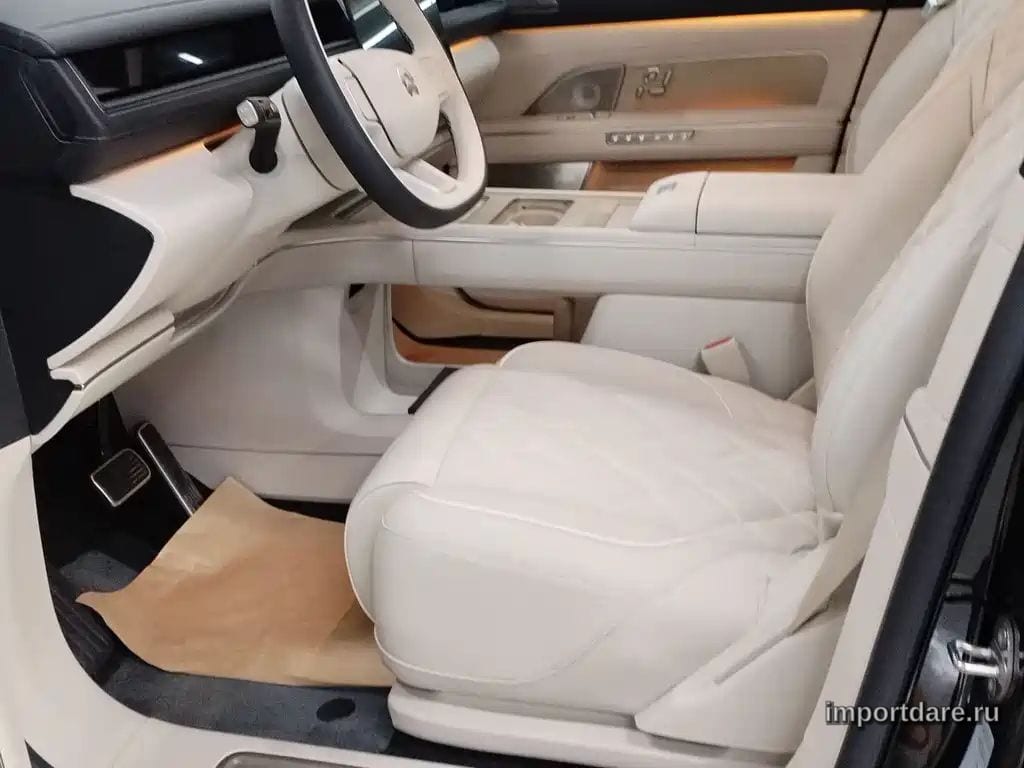 Nio Es8 сзади