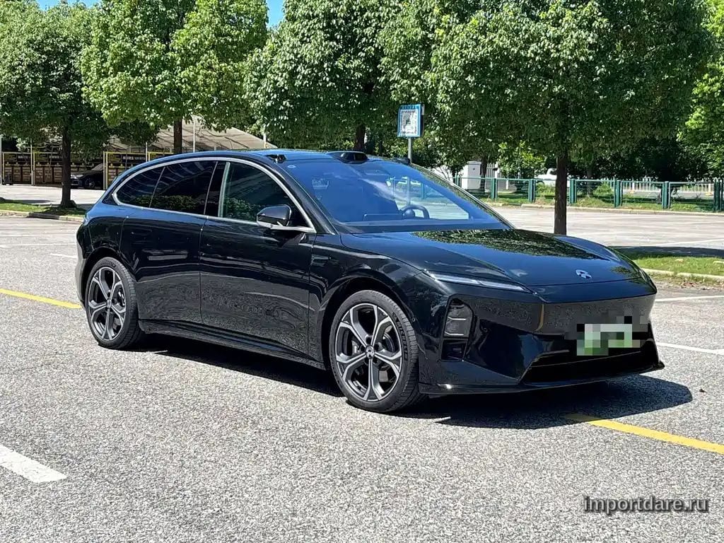 Nio Et5 сбоку