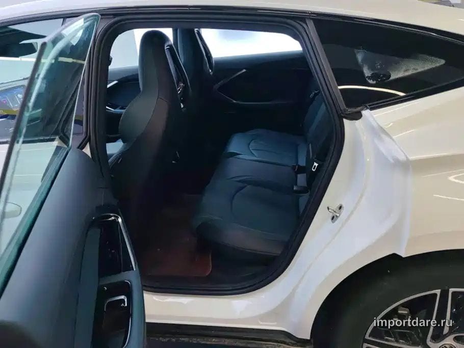 MG MG7 2025 — 4 400 км, белый, Китай — под ключ — фото 11