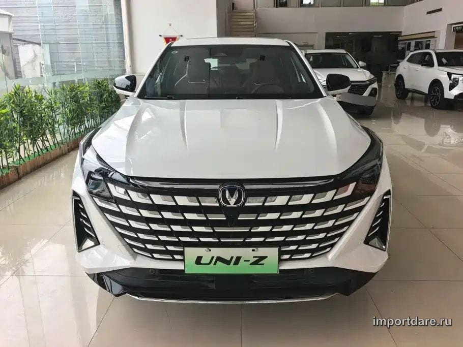 Changan Uni-Z New Energy сбоку