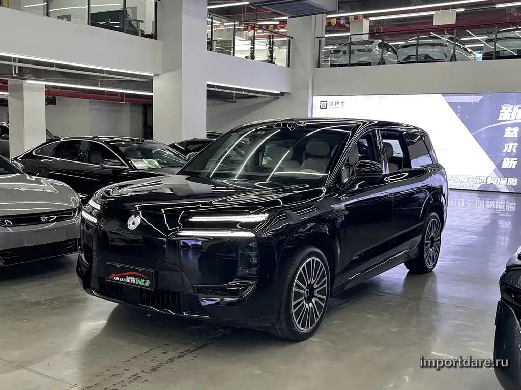 DENZA N8L 2025 — 15 300 км, чёрный, Китай — под ключ — фото 1