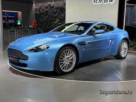 Aston Martin V8 Vantage 2011