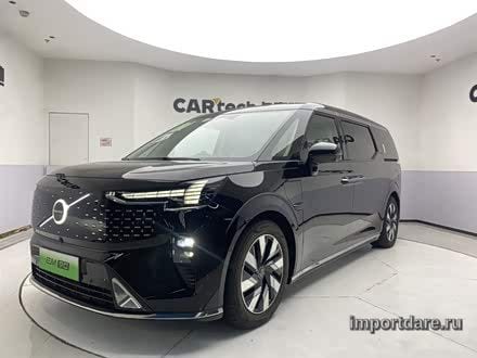 Volvo EM90 2025