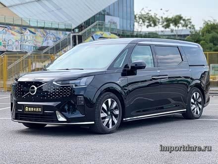 Volvo EM90 2025