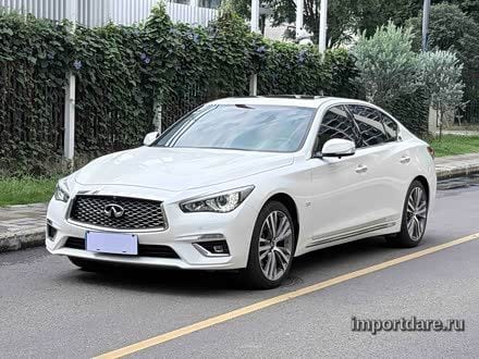 Infiniti Q50 сбоку