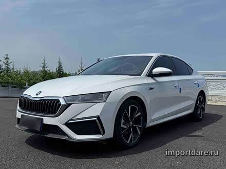 Skoda Octavia спереди