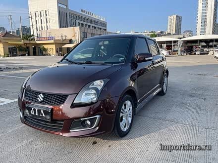 Suzuki Swift сзади
