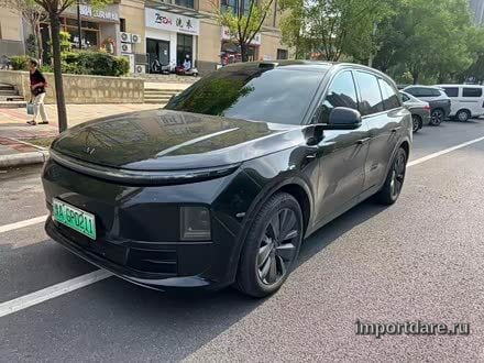 Li Auto L6 сзади