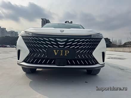 Roewe RX5 сбоку