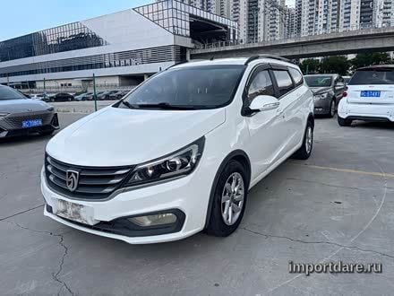 Baojun 310 сзади