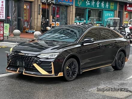 Dongfeng Yixuan Max сбоку