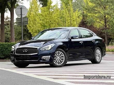 Infiniti Q70 спереди