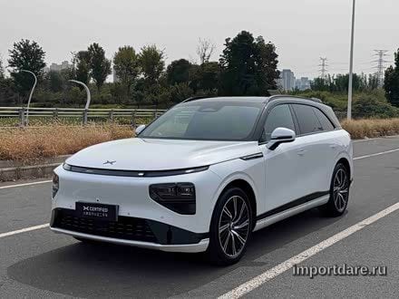 Xpeng G9 спереди