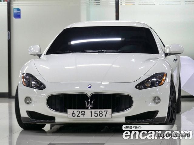 MASERATI GRANTURISMO 2009 — 37 700 км, белый, Корея — под ключ — фото 12