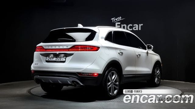 Lincoln Mkc сбоку