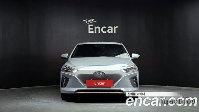 HYUNDAI IONIQ ELECTRIC 2018 — 109 437 км, светло-серебристый, Корея — под ключ — фото 3