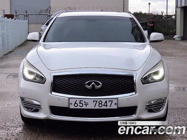 INFINITI Q70 2015 — 142 688 км, белый, Корея — под ключ — фото 1