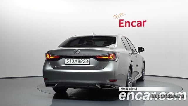 Lexus GS300 сзади