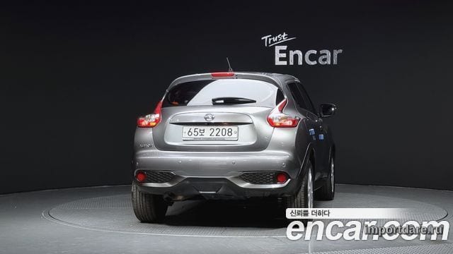 Nissan Juke сзади