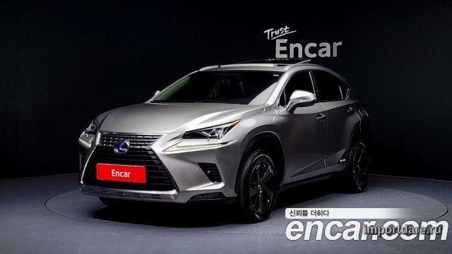 LEXUS NX300H 2018 — 138 300 км, серебристо-серый, Корея — под ключ — фото 1