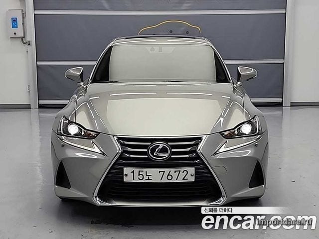 Lexus IS300 2018
