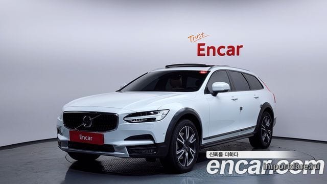 VOLVO V90 CROSS COUNTRY 2018 — 92 158 км, белый, Корея — под ключ — фото 1