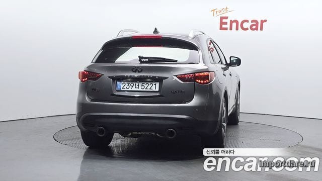 Infiniti FX50 сзади