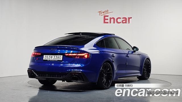 Audi RS5 сбоку