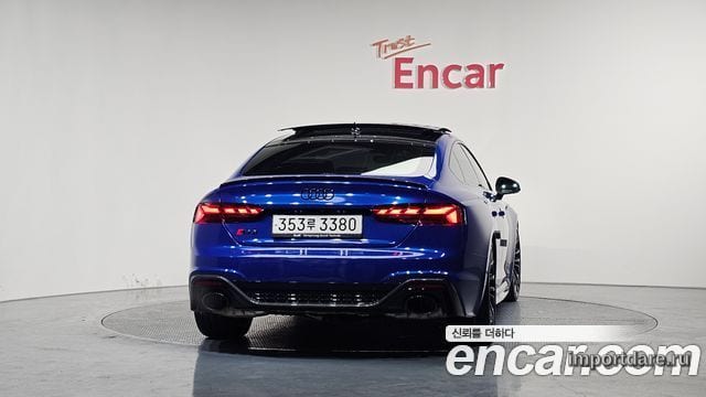 Audi RS5 сзади