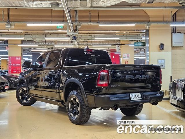 DODGE RAM PICKUP 2019 — 89 500 км, чёрный, Корея — под ключ — фото 2