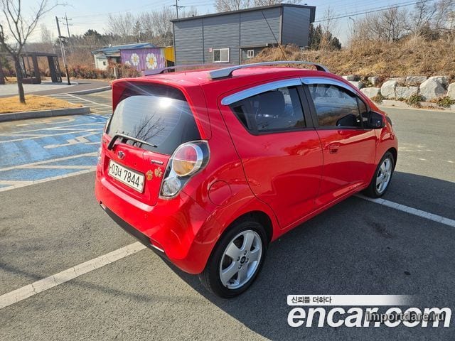 Chevrolet Matiz Creative сбоку