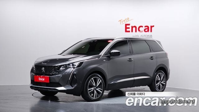 Peugeot 5008 спереди