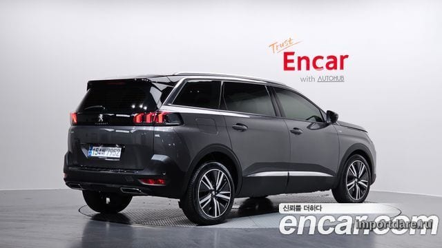 Peugeot 5008 сбоку