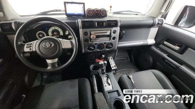 TOYOTA FJ 2010 — 148 530 км, серебристо-серый, Корея — под ключ — фото 7