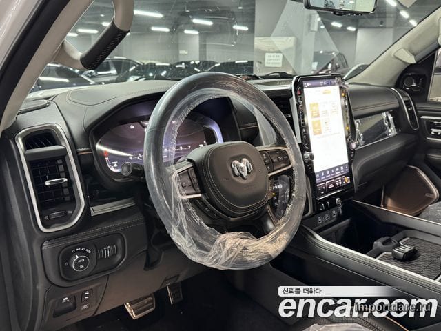 Dodge Ram Pickup сзади