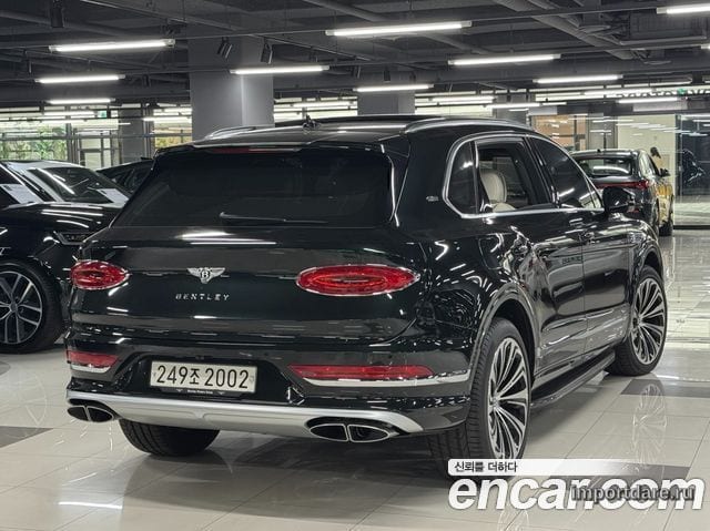 BENTLEY BENTAYGA 2024 — 8 900 км, тёмно-зелёный, Корея — под ключ — фото 3