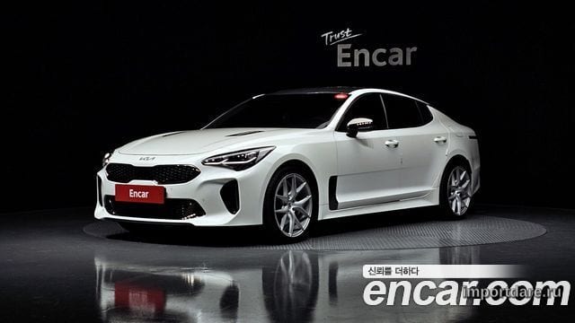 Kia Stinger Meister спереди